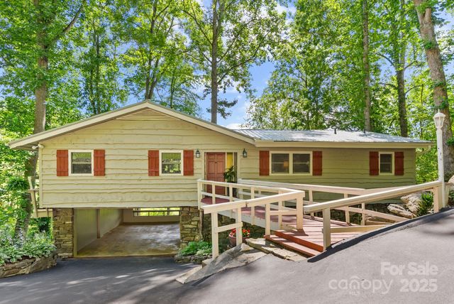 386 Country Club Drive, Canton, NC 28716