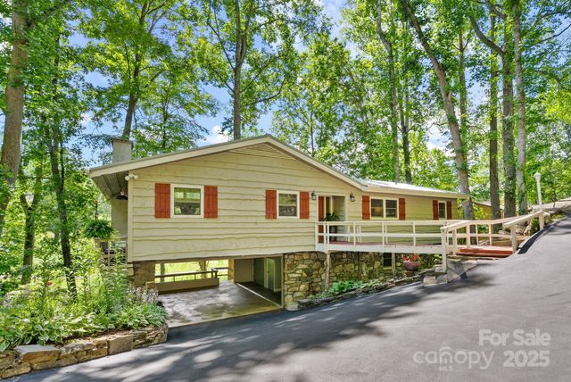 386 Country Club Drive, Canton, NC 28716