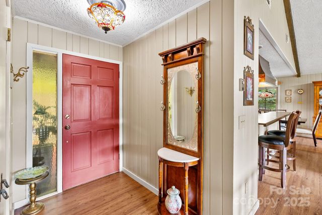 386 Country Club Drive, Canton, NC 28716