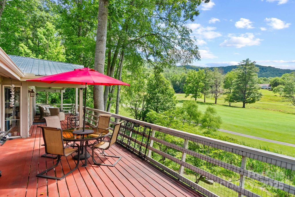 386 Country Club Drive, Canton, NC 28716