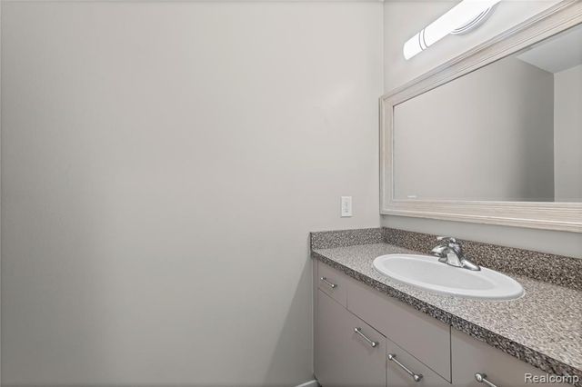 29671 Sierra Pointe Circle, Farmington Hills, MI 48331