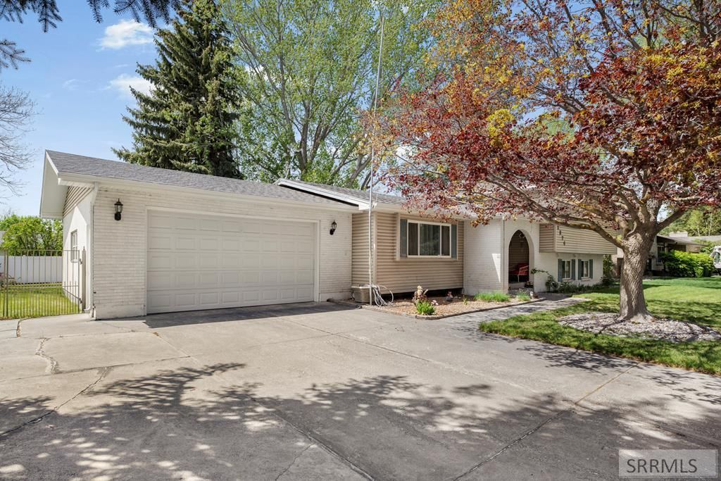 2374 Belmont Avenue, Idaho Falls, ID 83404