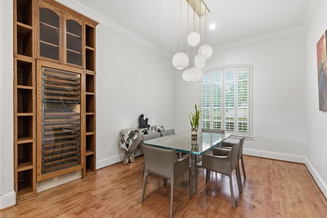 1404 Sylvan Avenue, Dallas, TX 75208