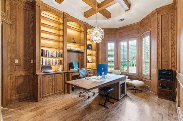 1404 Sylvan Avenue, Dallas, TX 75208