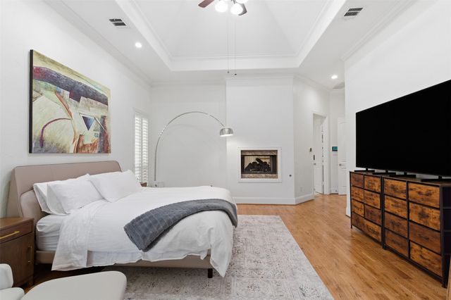 1404 Sylvan Avenue, Dallas, TX 75208