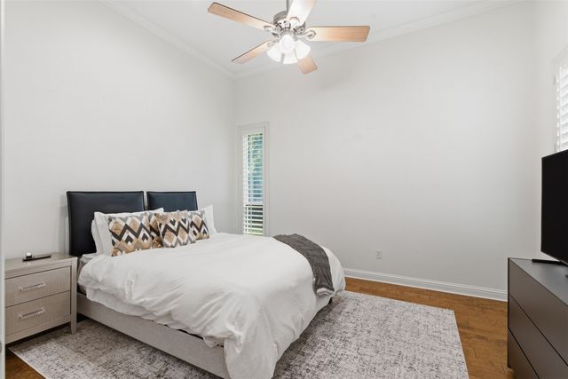 1404 Sylvan Avenue, Dallas, TX 75208