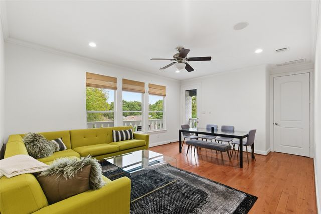 1404 Sylvan Avenue, Dallas, TX 75208