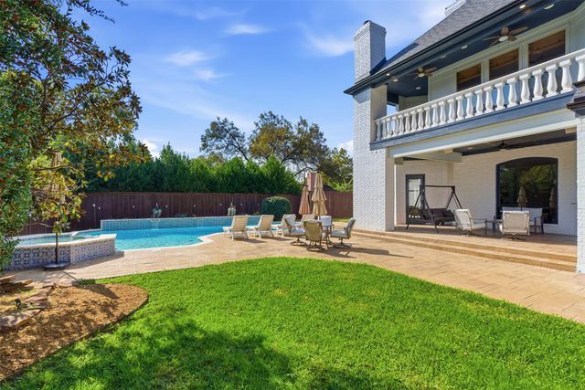 1404 Sylvan Avenue, Dallas, TX 75208