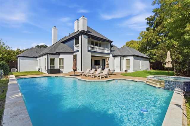 1404 Sylvan Avenue, Dallas, TX 75208