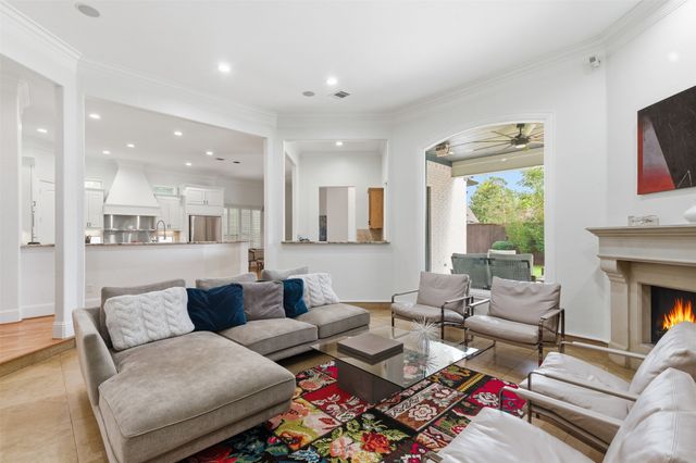 1404 Sylvan Avenue, Dallas, TX 75208