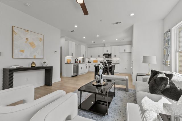 124 Homes Drive, Grand Prairie, TX 75050