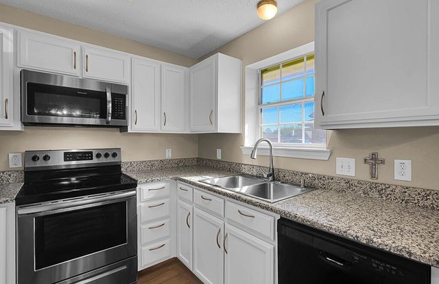 204 Wildcat Drive, Waco, TX 76705