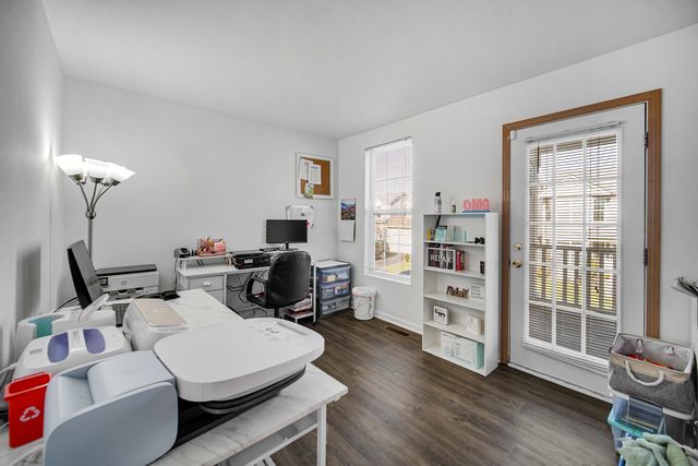 1653 Victoria Park Circle, Aurora, IL 60504