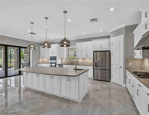 15286 Arpino CT, Naples, FL 34114