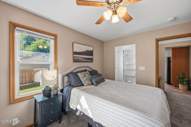 5905 Livingston Drive, Toledo, OH 43613