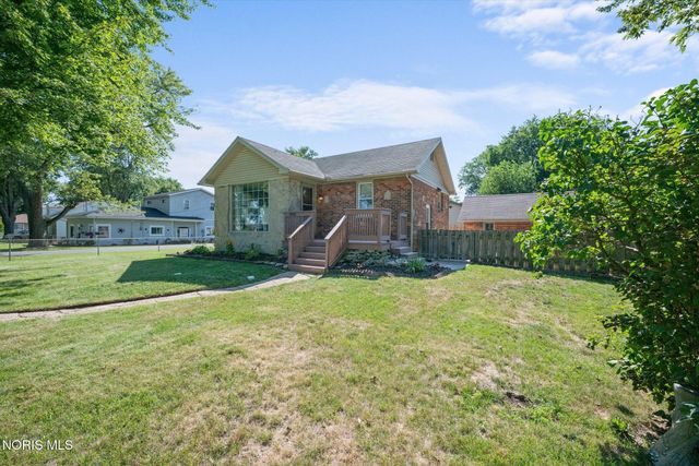 5905 Livingston Drive, Toledo, OH 43613