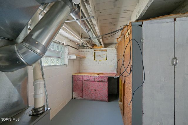 5905 Livingston Drive, Toledo, OH 43613