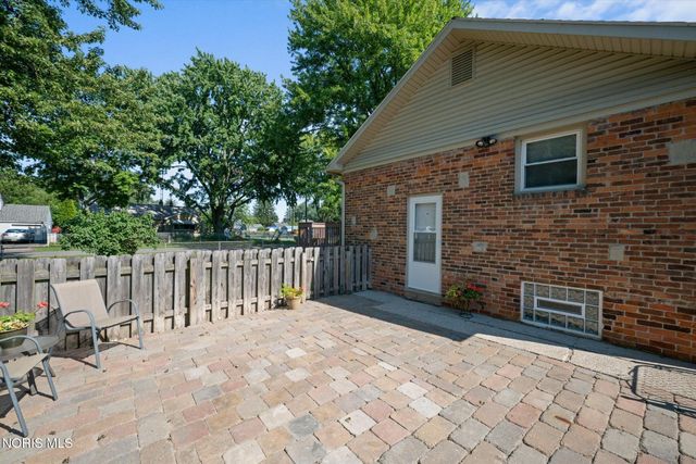 5905 Livingston Drive, Toledo, OH 43613