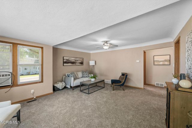 5905 Livingston Drive, Toledo, OH 43613