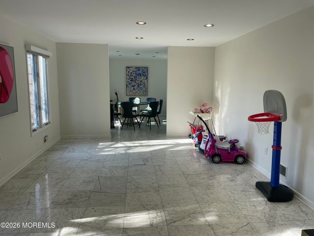 60 Larchwood Avenue, Oakhurst, NJ 07755