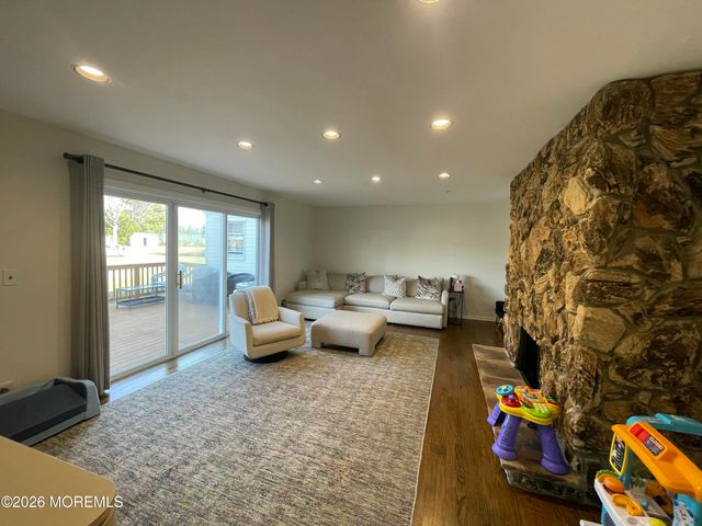 60 Larchwood Avenue, Oakhurst, NJ 07755