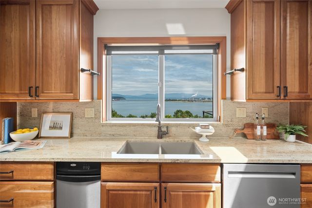4115 Mitchell Drive, Anacortes, WA 98221