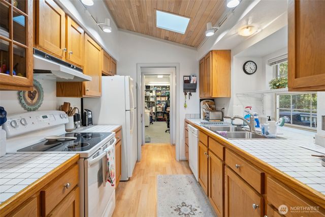 662 E Portage Road, Shelton, WA 98584