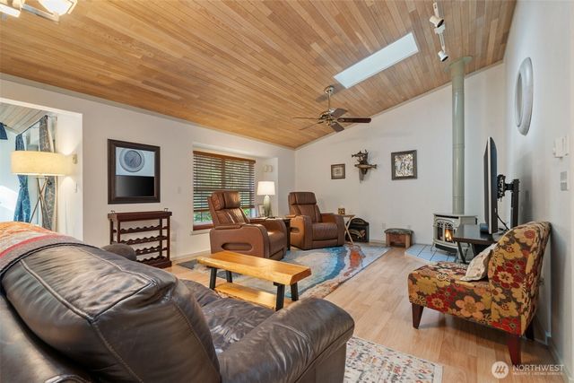 662 E Portage Road, Shelton, WA 98584