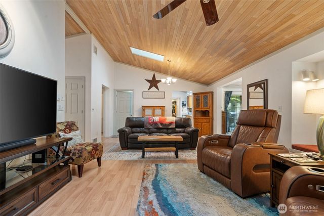 662 E Portage Road, Shelton, WA 98584
