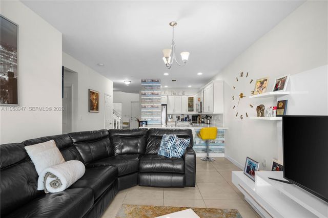 6005 NW 104th Path 6005, Doral, FL 33178