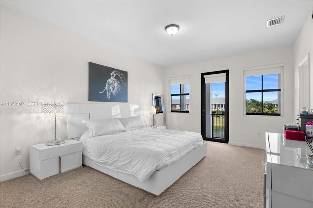 6005 NW 104th Path 6005, Doral, FL 33178