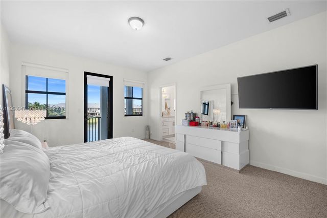 6005 NW 104th Path 6005, Doral, FL 33178