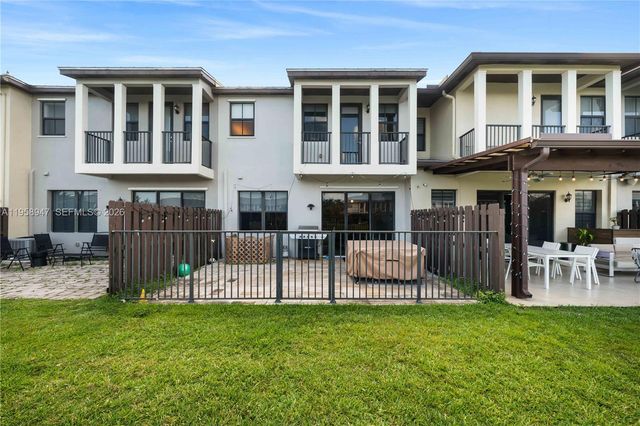 6005 NW 104th Path 6005, Doral, FL 33178