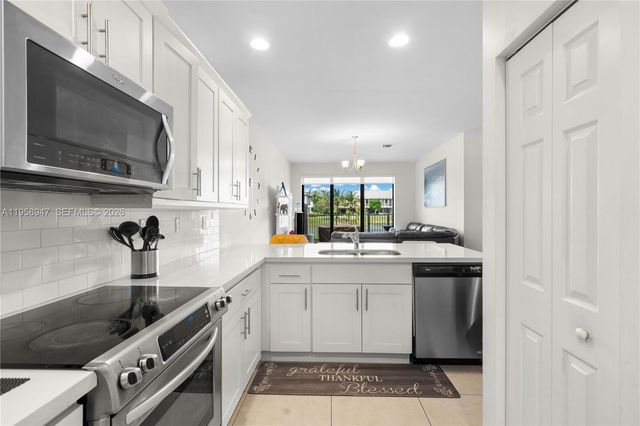 6005 NW 104th Path 6005, Doral, FL 33178