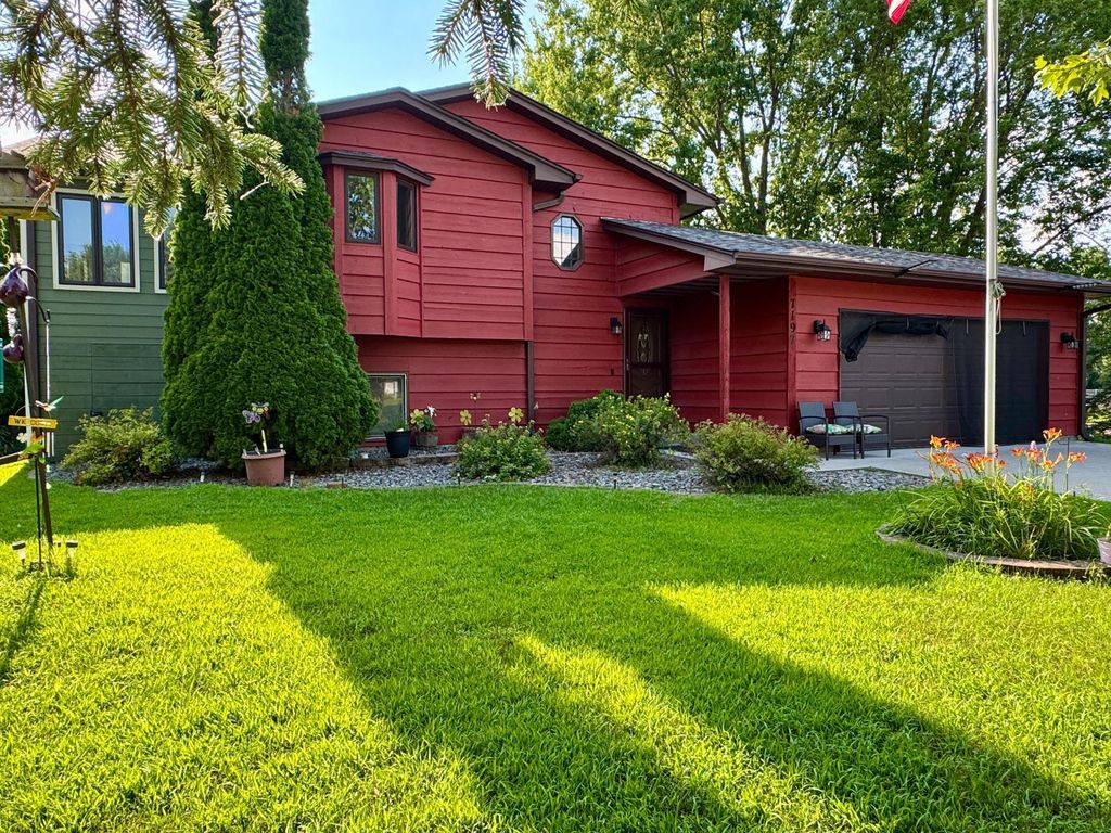 7197 Brian Drive, Centerville, MN 55038