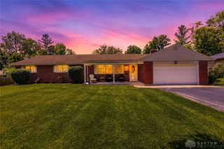 2097 Bonniedale Drive, Bellbrook, OH 45305