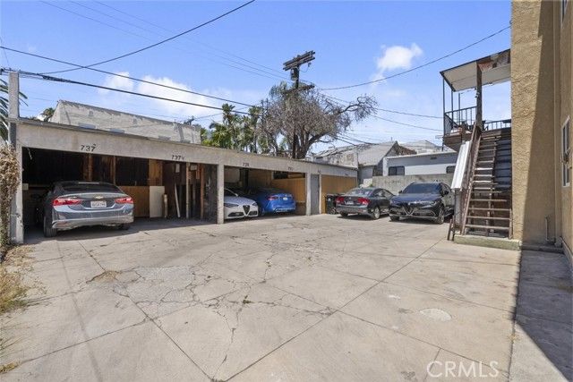 737 N Ridgewood Place, Los Angeles, CA 90038