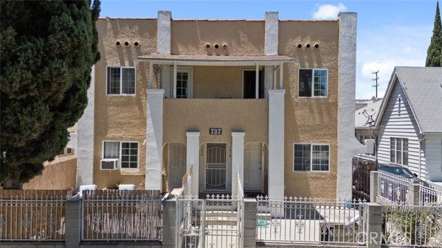 737 N Ridgewood Place, Los Angeles, CA 90038
