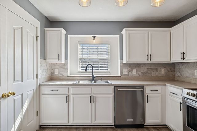 306 Arapaho Dr, Murfreesboro, TN 37128