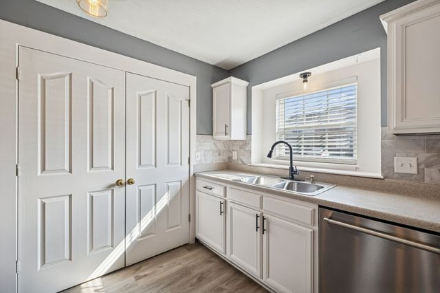 306 Arapaho Dr, Murfreesboro, TN 37128