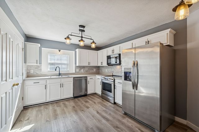 306 Arapaho Dr, Murfreesboro, TN 37128