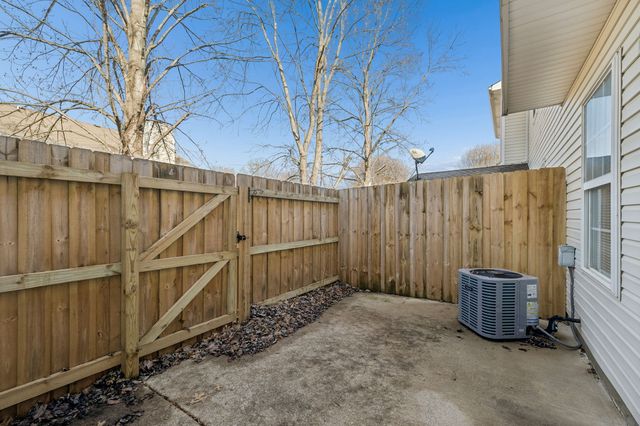 306 Arapaho Dr, Murfreesboro, TN 37128