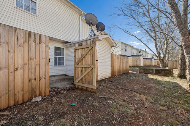 306 Arapaho Dr, Murfreesboro, TN 37128