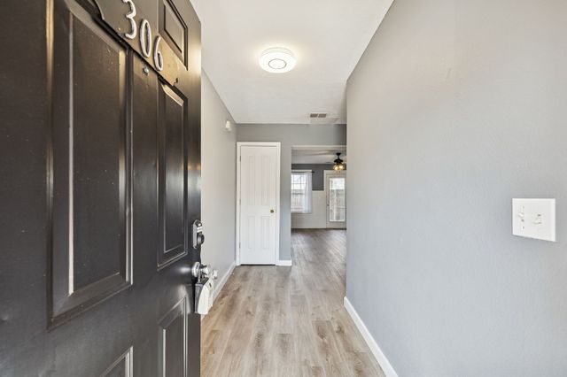 306 Arapaho Dr, Murfreesboro, TN 37128