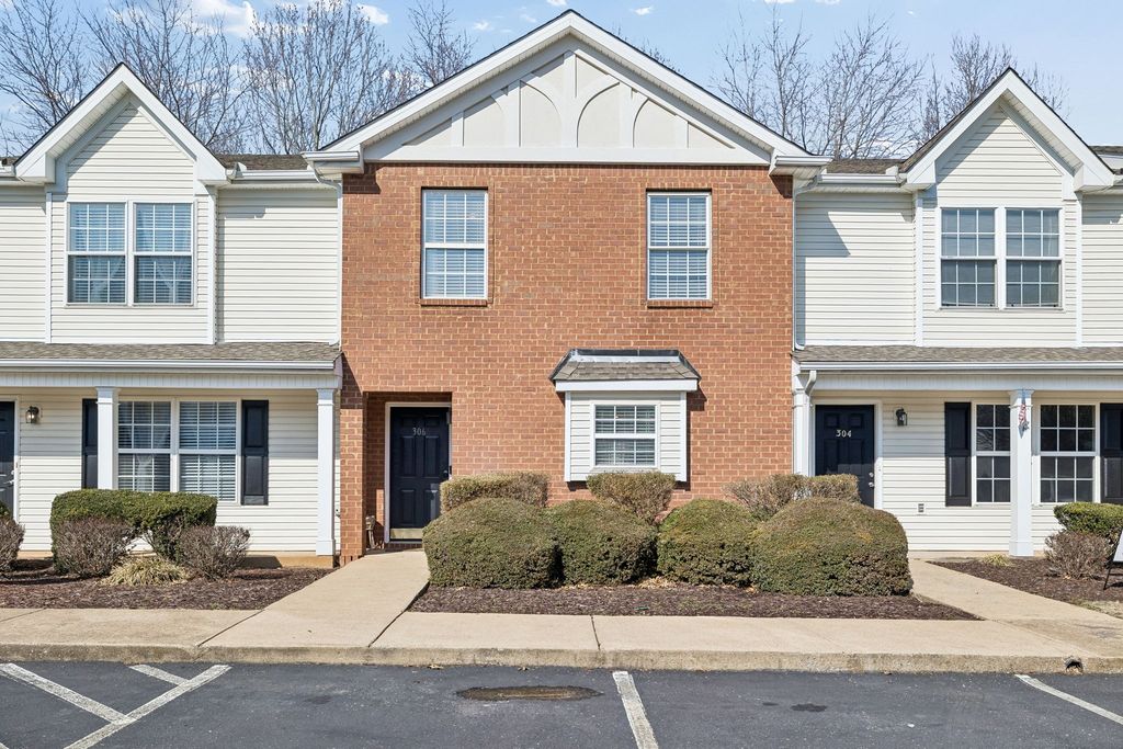 306 Arapaho Dr, Murfreesboro, TN 37128