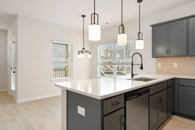 154 Red Oak Lane, Calhoun, GA 30701