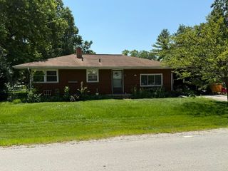 6100 Pershing Avenue, Downers Grove, IL 60516