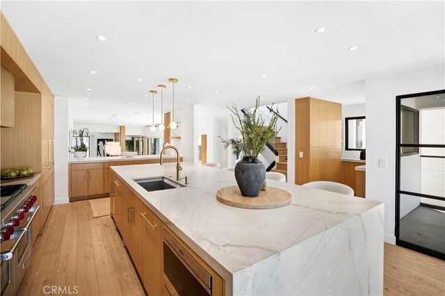215 Goldenrod, Corona Del Mar, CA 92625