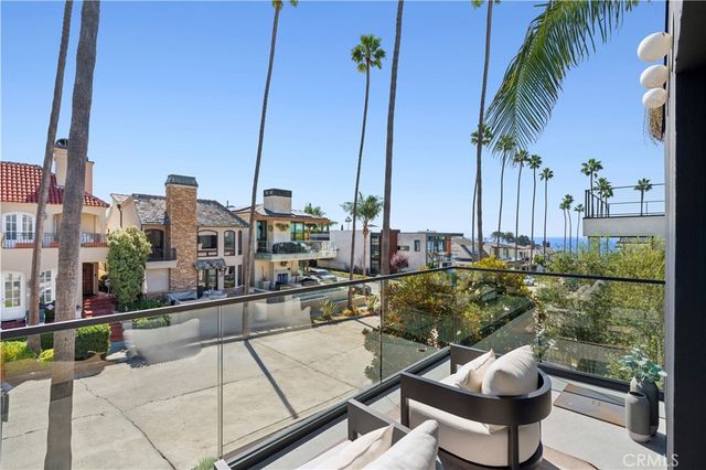 215 Goldenrod, Corona Del Mar, CA 92625