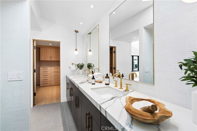 215 Goldenrod, Corona Del Mar, CA 92625